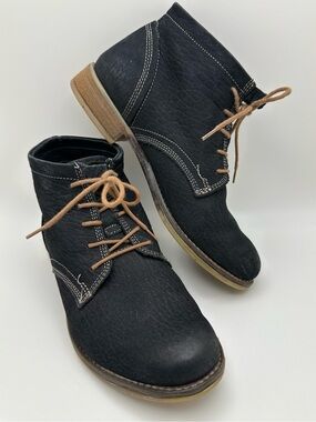 Josef Seibel Black Leather Chukka Boots with Tan Laces